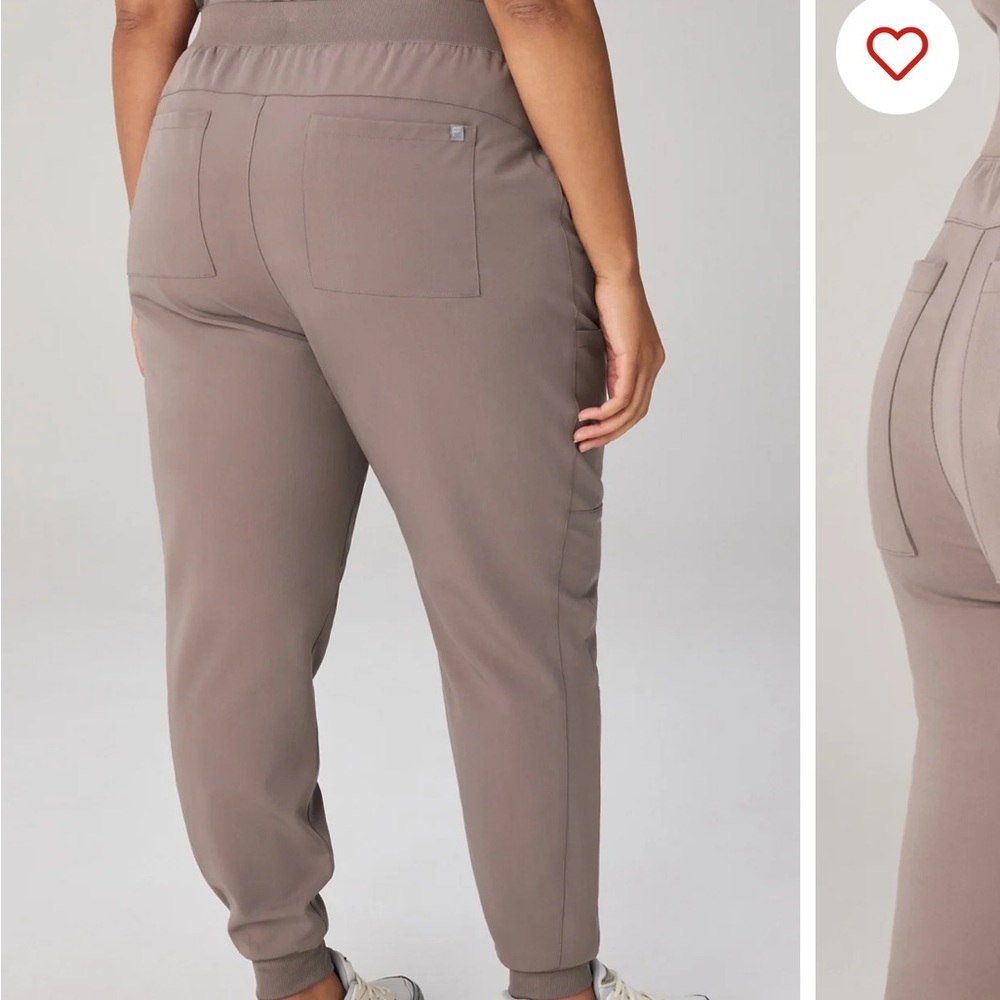 Fabletics Scrub Set - Picture 6 of 7